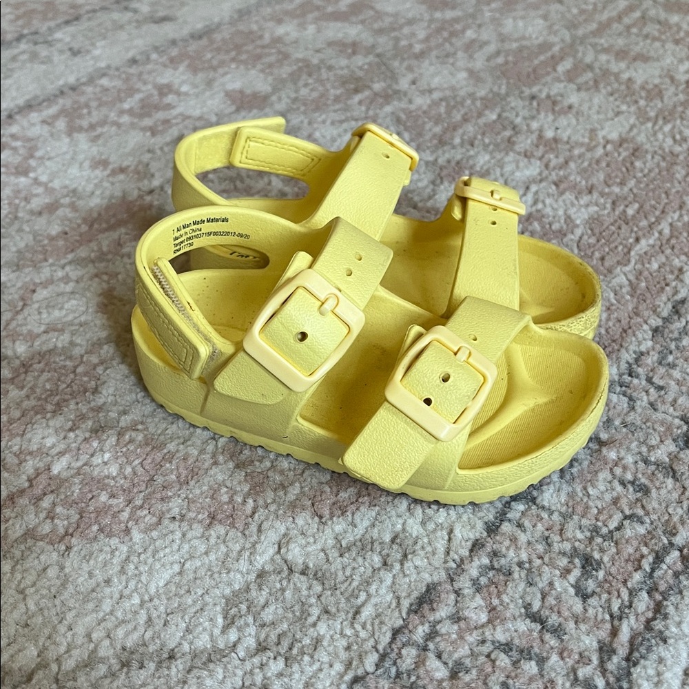 Cat & Jack yellow sandals size 7